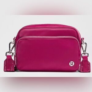 Lululemon Everywhere Crossbody Bag 2L Monogram Metallic Berry Rumble/Silver-New